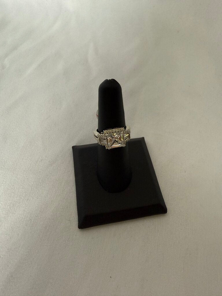 Costume Ring Sterling Silver Size 6.5