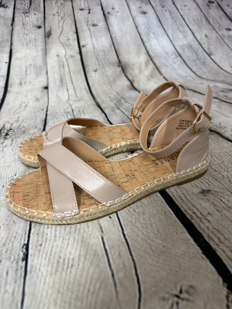 NWT Women's Journee Collection Sandals