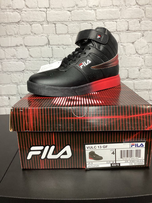 NWT Fila Boys Shoes