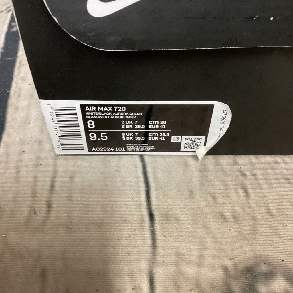 NWT Nike Air Max 720