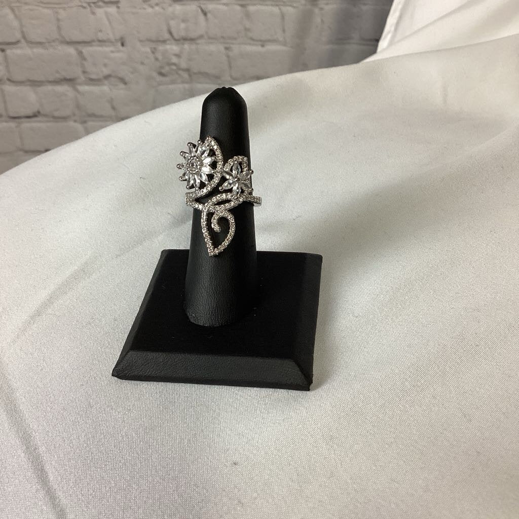 Costume Jewelry - Cocktail Ring