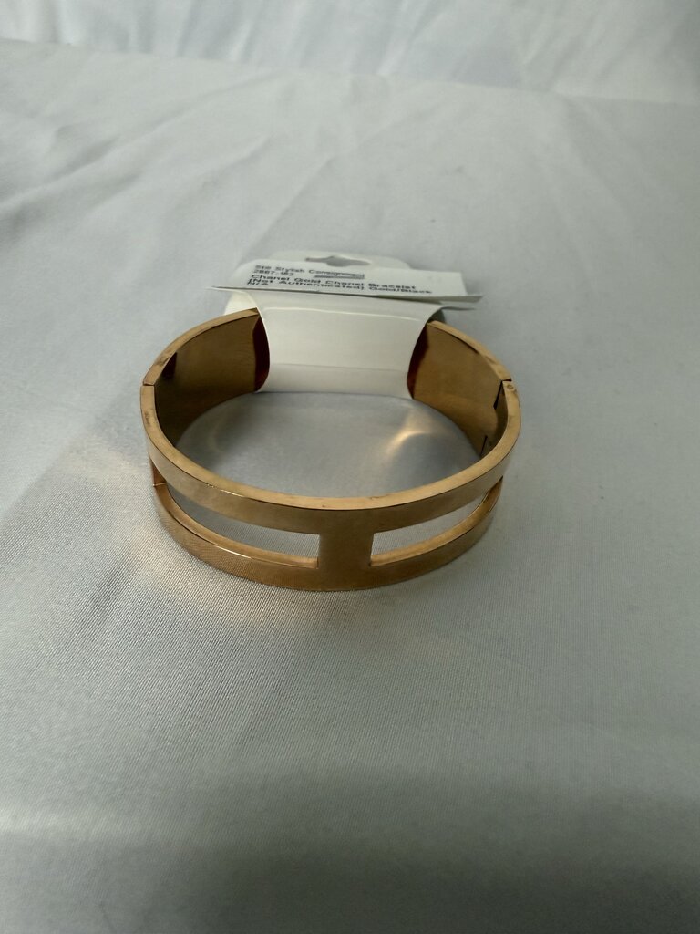 Gold Chanel Bracelet (Not Authenticated)