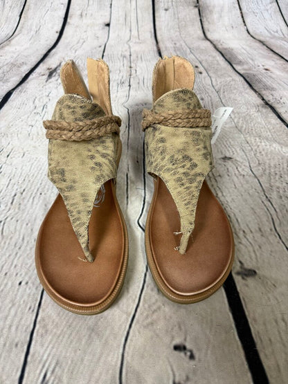 NWT Very G Women's Sandals