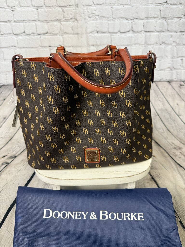 Dooney & Bourke Gretta Large Barlow Purse